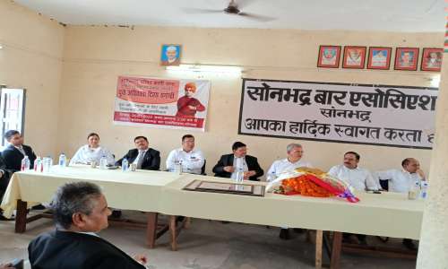 डिस्ट्रिक्ट बार एसोसिएशन ने दी सेवानिवृत्त जिला जज को विदाई
