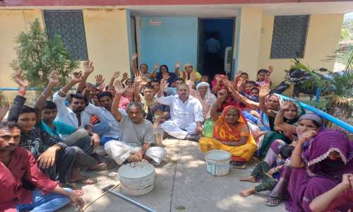 दूसरे दिन भी नहीं आया पानी धरना देकर ग्रामीणों ने जताया आक्रोश